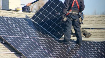 How to compare solar quotes and pick the best home solar power installer