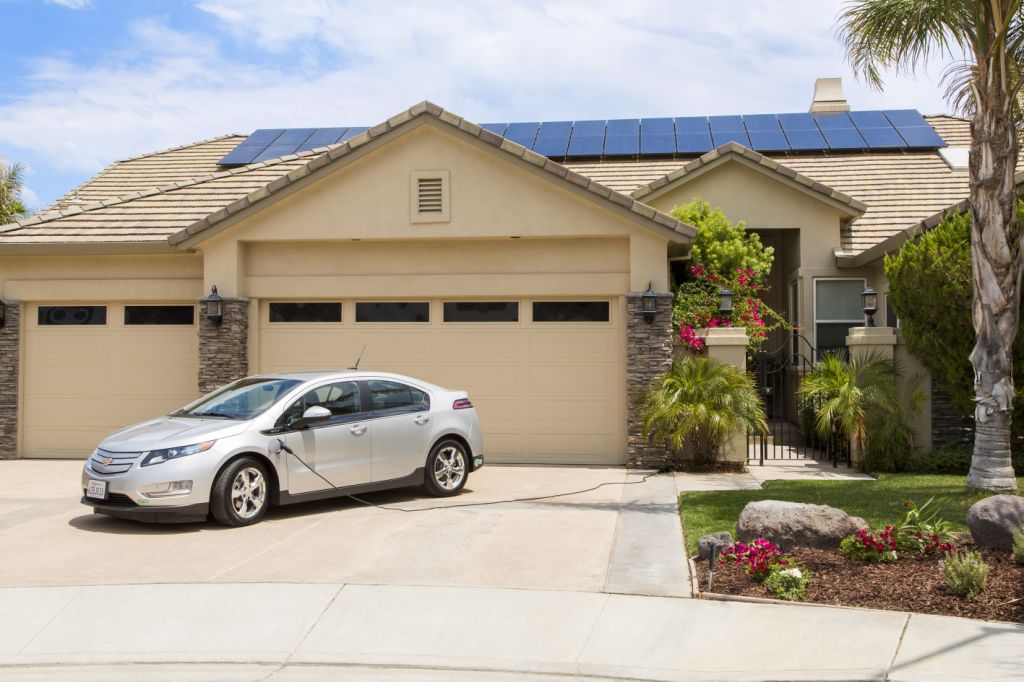 Home at the end of a cul de sac with solar panels on the roof